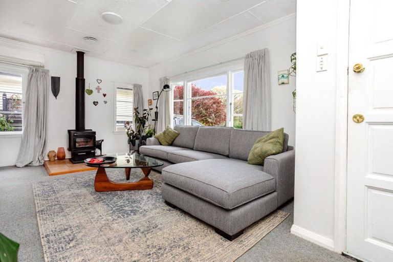 Photo of property in 38 Queen Street, Dannevirke, 4930