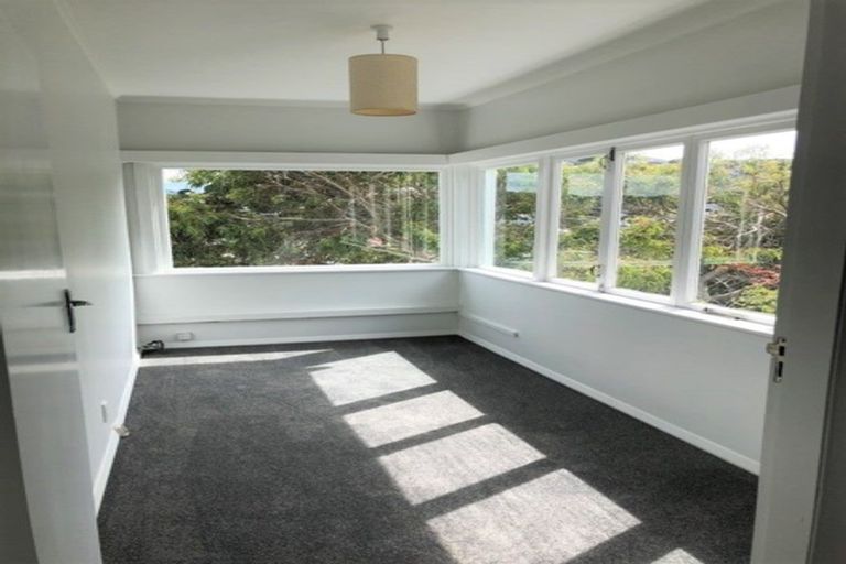 Photo of property in 35 Cavendish Square, Strathmore Park, Wellington, 6022