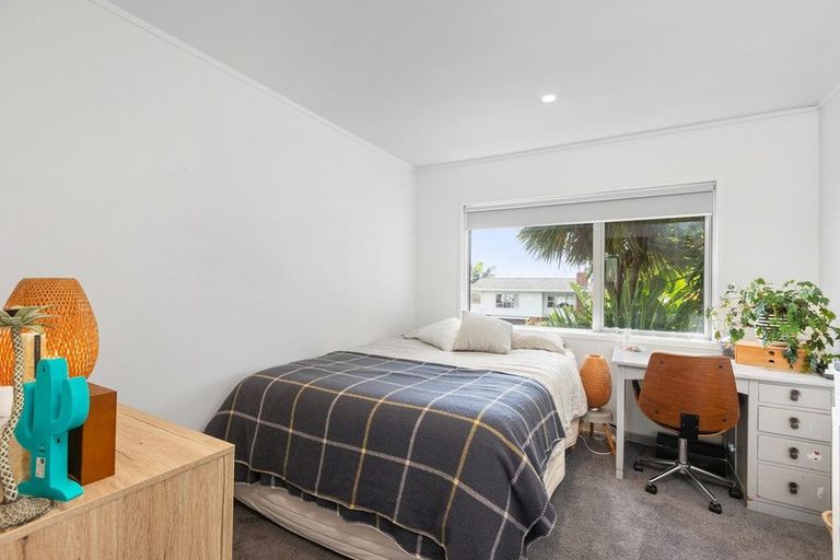 Photo of property in 1 John Dee Crescent, Red Beach, 0932