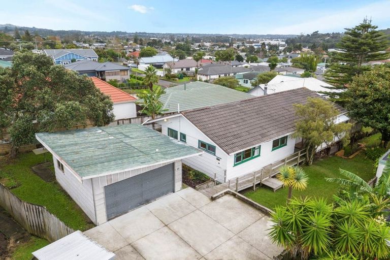 Photo of property in 11 Roick Parade, Glen Eden, Auckland, 0602