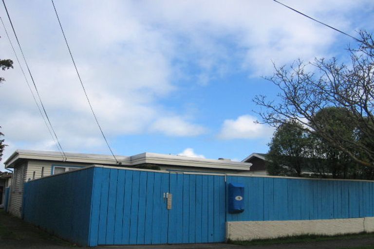 Photo of property in 18 Waikare Avenue, Waiwhetu, Lower Hutt, 5010