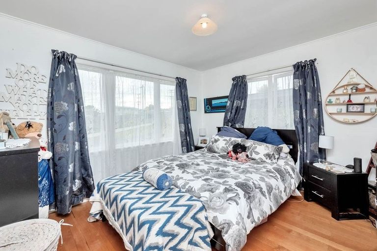 Photo of property in 5b Barbary Avenue, Kelston, Auckland, 0602