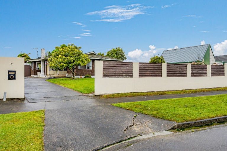 Photo of property in 7 Denver Place, Milson, Palmerston North, 4414