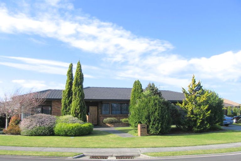 Photo of property in 13 Balmacewen Place, Mount Maunganui, 3116