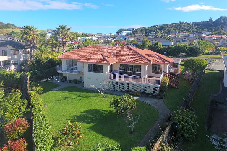 Photo of property in 4 Astor Place, Orewa, 0931