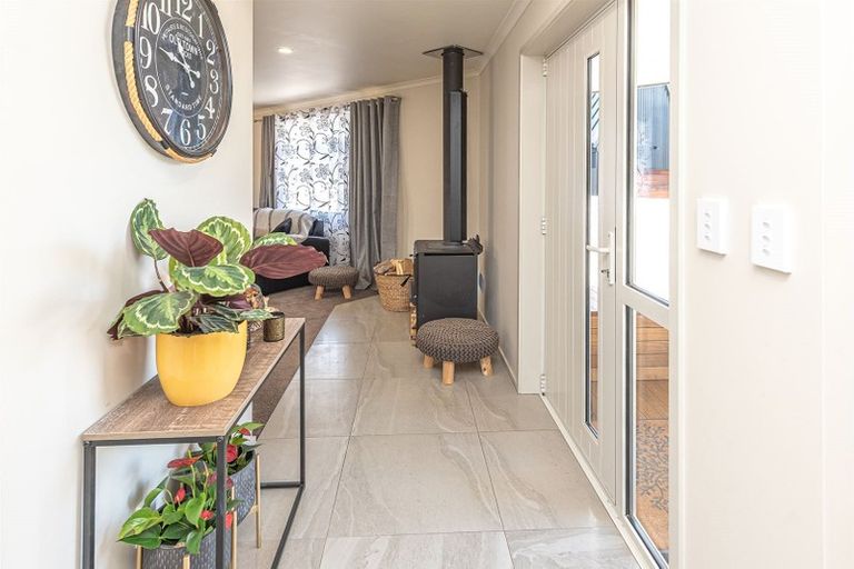 Photo of property in 98 Matai Street, Castlecliff, Whanganui, 4501