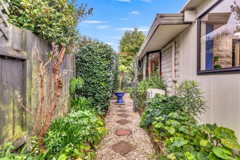 Photo of property in 3 Caroline Crescent, Highbury, Palmerston North, 4412