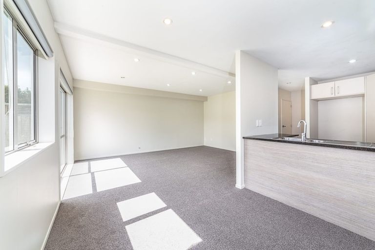 Photo of property in 17/45a Swanson Road, Henderson, Auckland, 0610