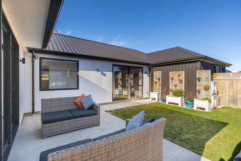 Photo of property in 77 Bannister Street, Jacks Point, Queenstown, 9371