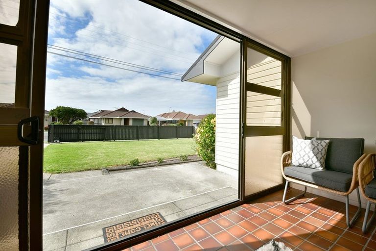 Photo of property in 48 Edward Avenue, Orewa, 0931