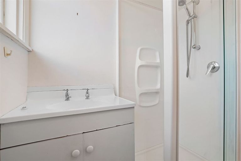 Photo of property in 1/13 Pitcairn Crescent, Bryndwr, Christchurch, 8053