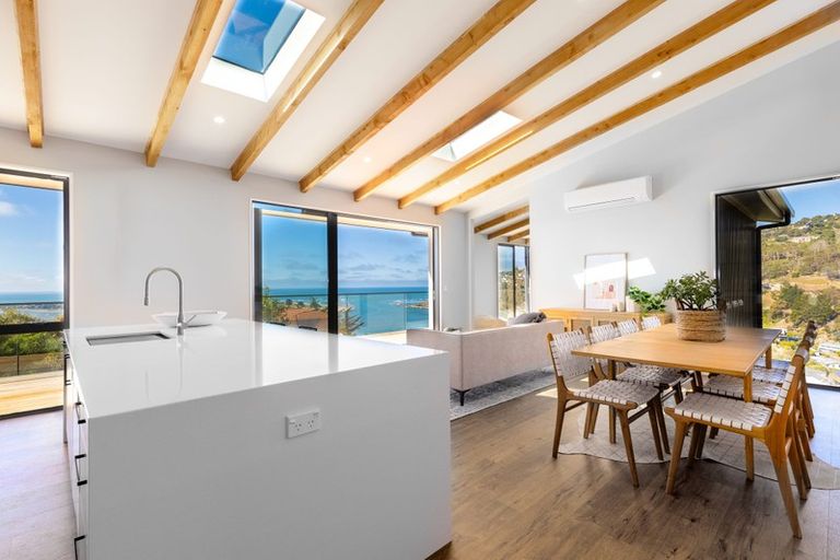 Photo of property in 63 Moncks Spur Road, Redcliffs, Christchurch, 8081