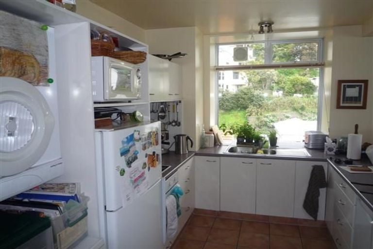 Photo of property in Jerningham Apartments, 20 Oriental Terrace, Oriental Bay, Wellington, 6011