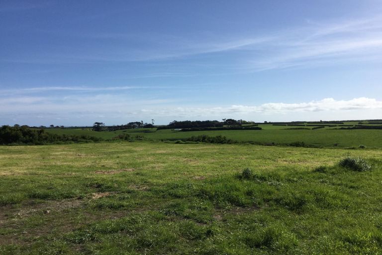 Photo of property in 6 Larlin Heights, Hawera, 4675