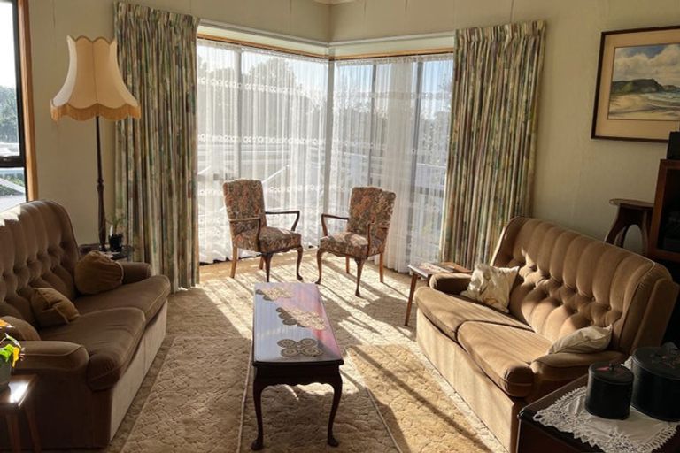 Photo of property in 4 Rae Road, Campbells Bay, Auckland, 0620