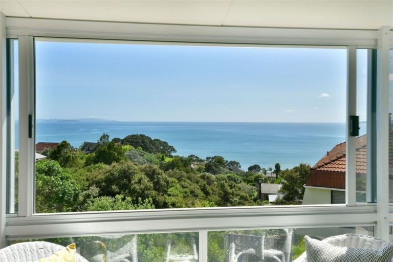Photo of property in 252 Whangaparaoa Road, Red Beach, 0932
