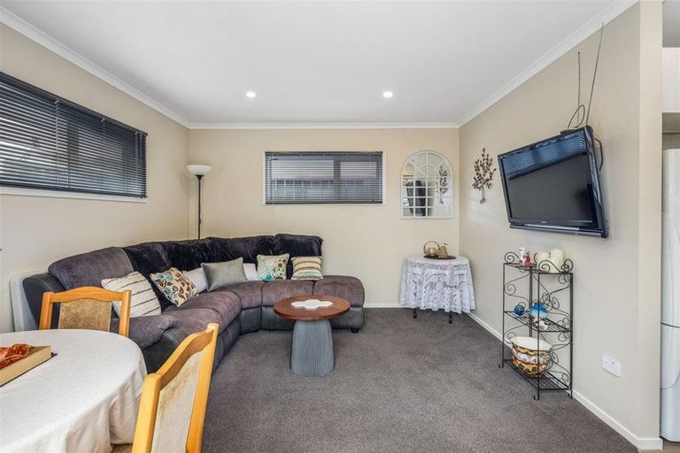 Photo of property in 166 Mark Avenue, Grenada Village, Wellington, 6037