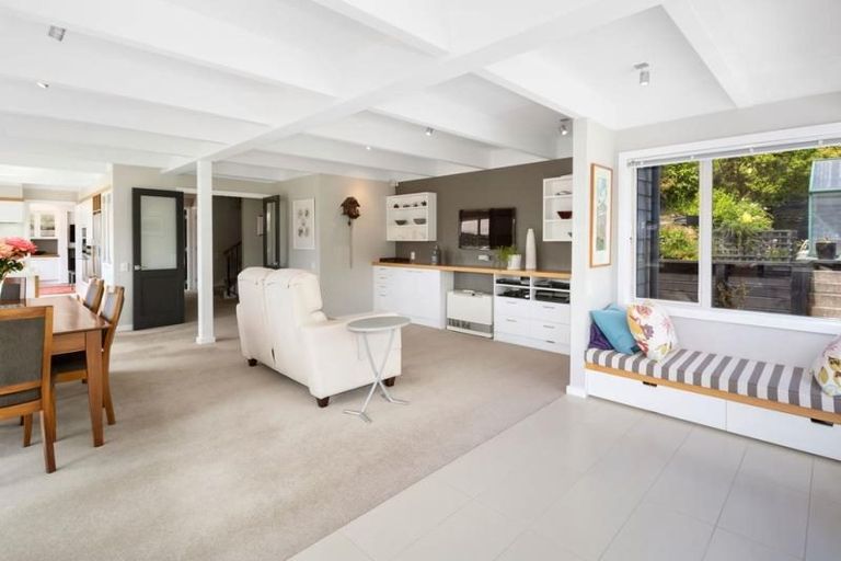 Photo of property in 14 Cavalry Close, Crofton Downs, Wellington, 6035