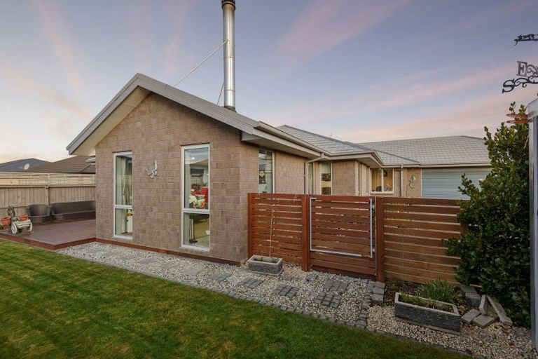 Photo of property in 35 Beech Drive, Rangiora, 7400