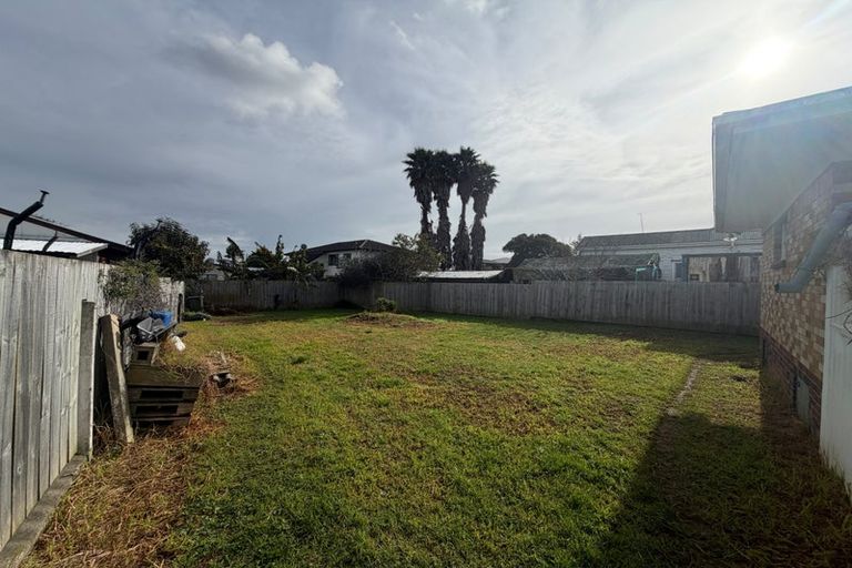 Photo of property in 419 Massey Road, Mangere East, Auckland, 2024