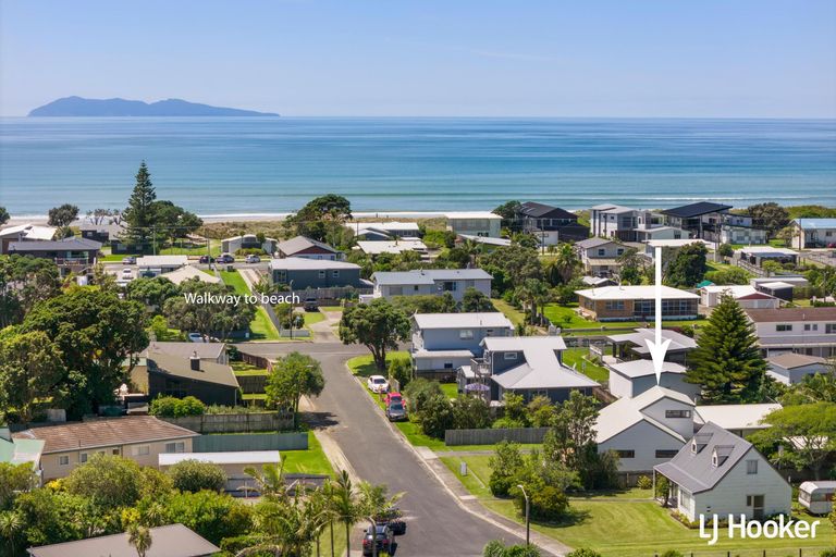 Photo of property in 1 Patterson Place, Waihi Beach, 3611