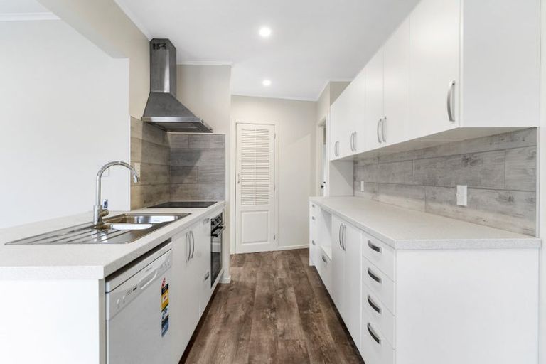 Photo of property in 34 Jupiter Street, Rosehill, Papakura, 2113