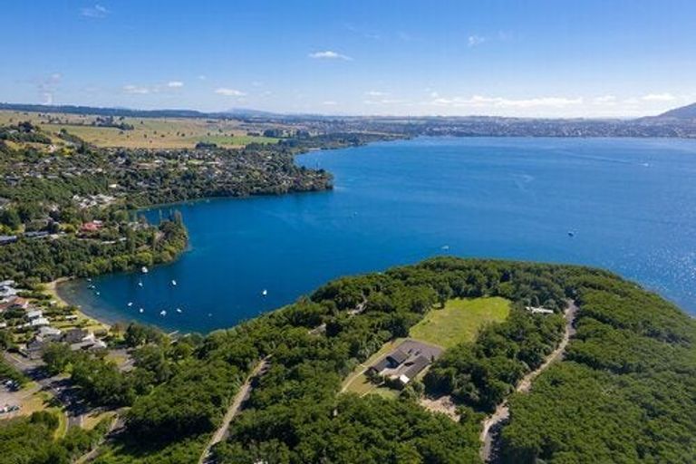 Photo of property in 46 Parawera Drive, Acacia Bay, Taupo, 3330