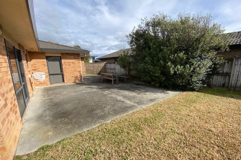 Photo of property in 6 Emma Place, Papamoa Beach, Papamoa, 3118