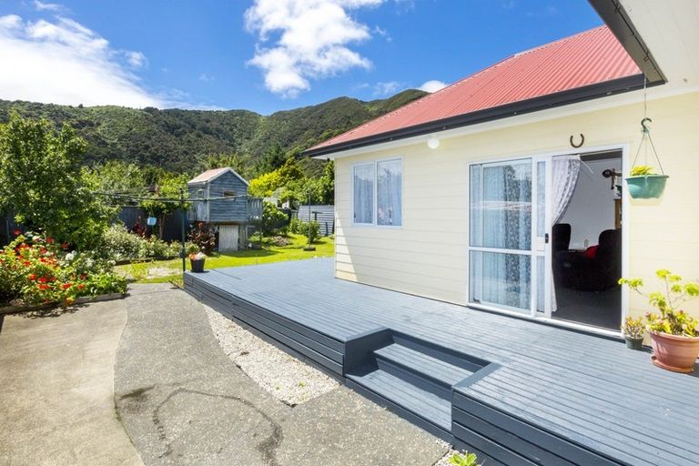 Photo of property in 5 Hayward Terrace, Waiwhetu, Lower Hutt, 5010
