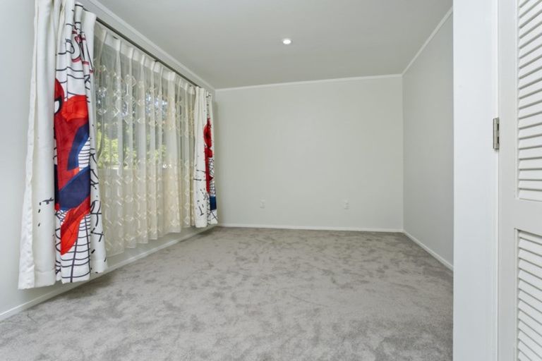 Photo of property in 43 Wyoming Avenue, Murrays Bay, Auckland, 0630