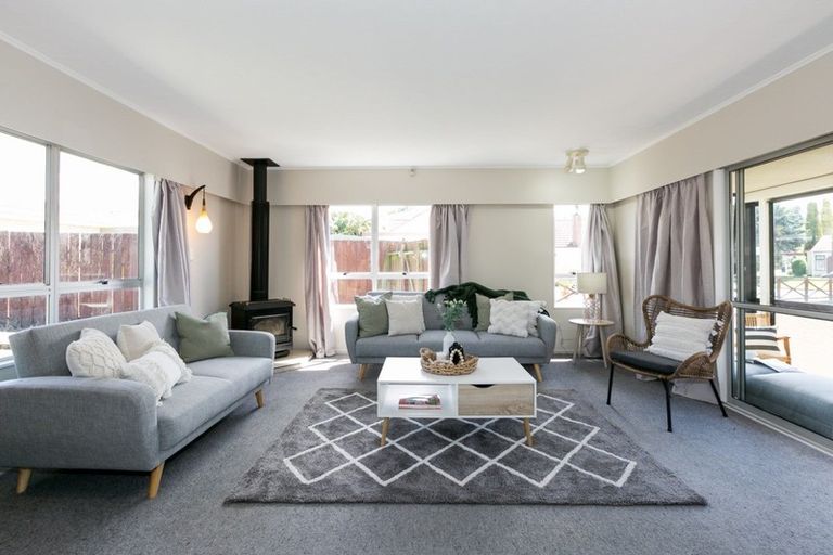 Photo of property in 7a Weathers Place, Taradale, Napier, 4112