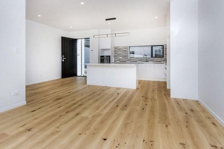 Photo of property in 31b Linwood Avenue, Forrest Hill, Auckland, 0620