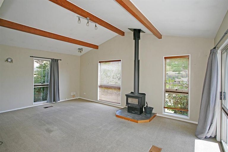 Photo of property in 38 Camberwell Place, Avonhead, Christchurch, 8042