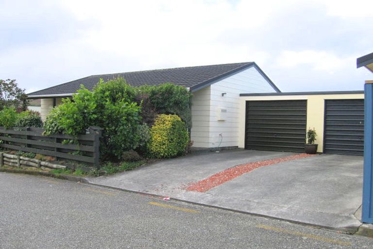 Photo of property in 55 Beazley Avenue, Paparangi, Wellington, 6037