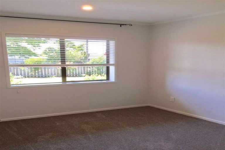 Photo of property in 1/112 Titirangi Road, New Lynn, Auckland, 0600