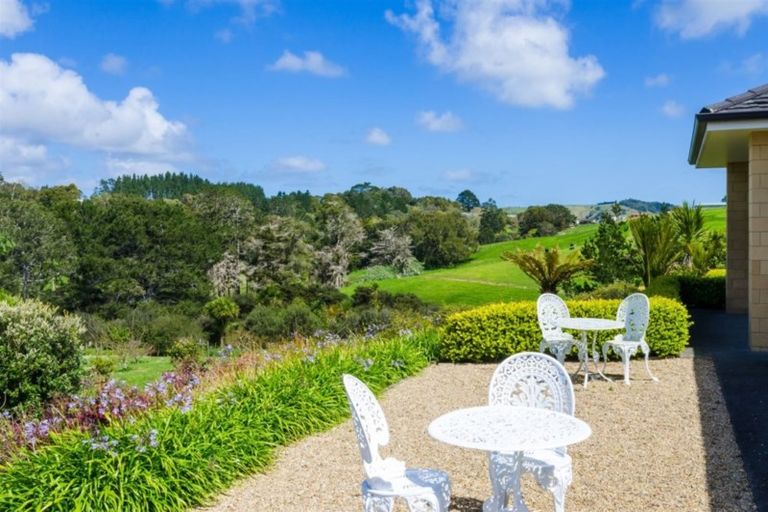 Photo of property in 94c Pomona Road, Kumeu, 0891