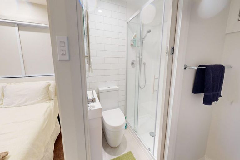 Photo of property in 55 Palliser Road, Roseneath, Wellington, 6011