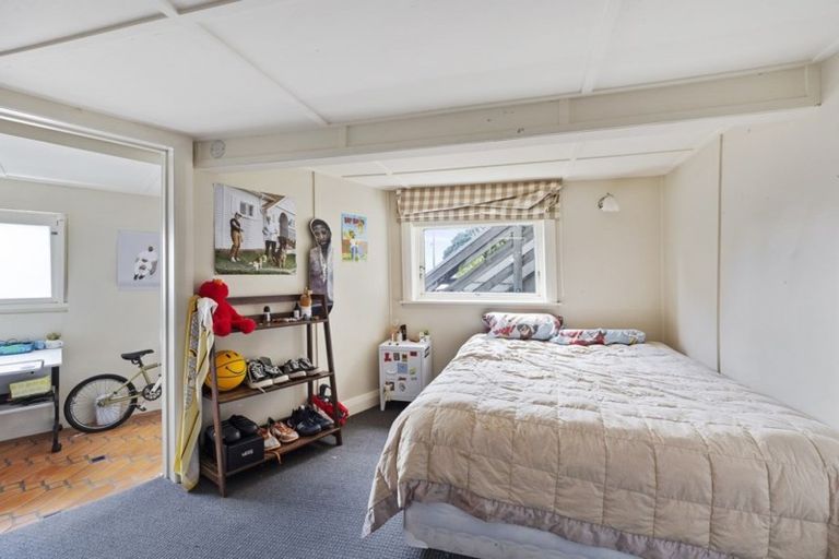Photo of property in 108 Oriental Parade, Oriental Bay, Wellington, 6011