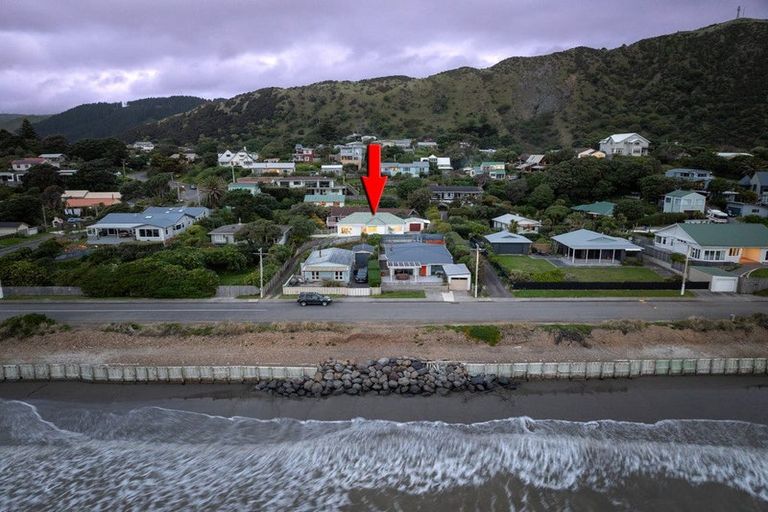 Photo of property in 77 The Parade, Paekakariki, 5034