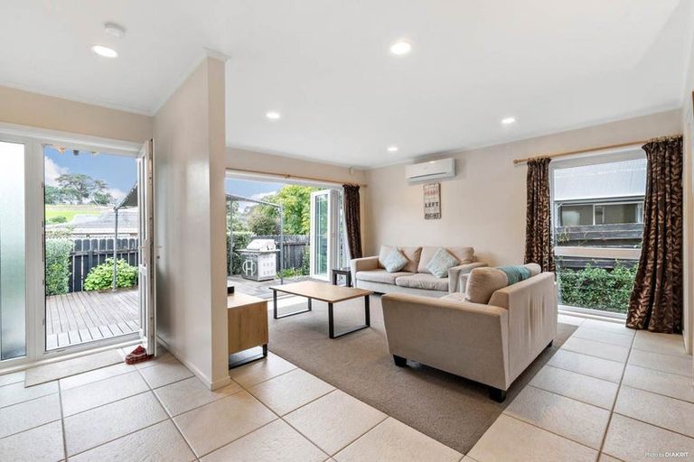 Photo of property in 7 Imogene Way, Half Moon Bay, Auckland, 2012