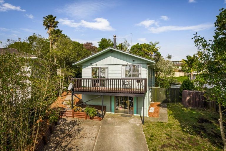 Photo of property in 42 Brunner Road, Glen Eden, Auckland, 0602