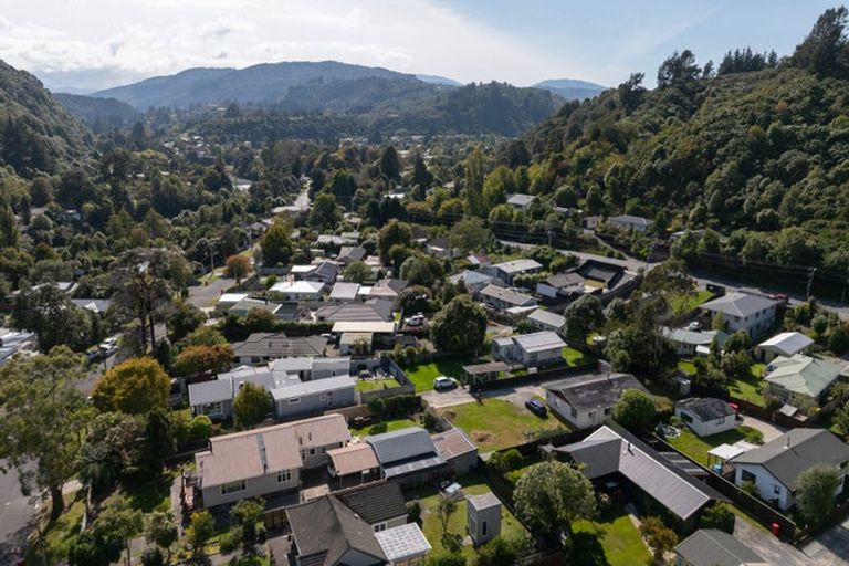 Photo of property in 25 Black Beech Street, Birchville, Upper Hutt, 5018