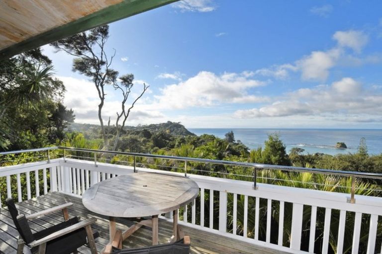 Photo of property in 103 Leigh Road, Leigh, 0985