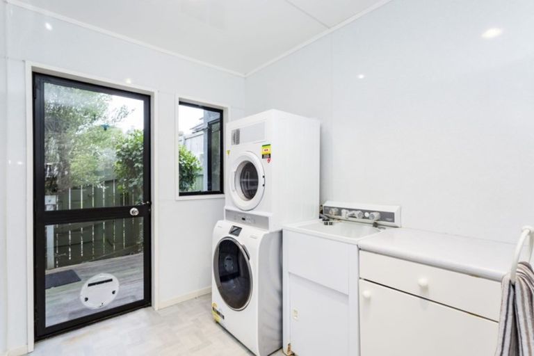 Photo of property in 21 Calvert Place, Shiel Hill, Dunedin, 9013