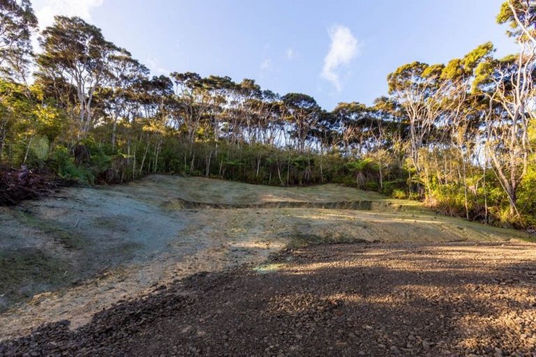 Photo of property in 12 Chenery Road, Red Beach, 0932