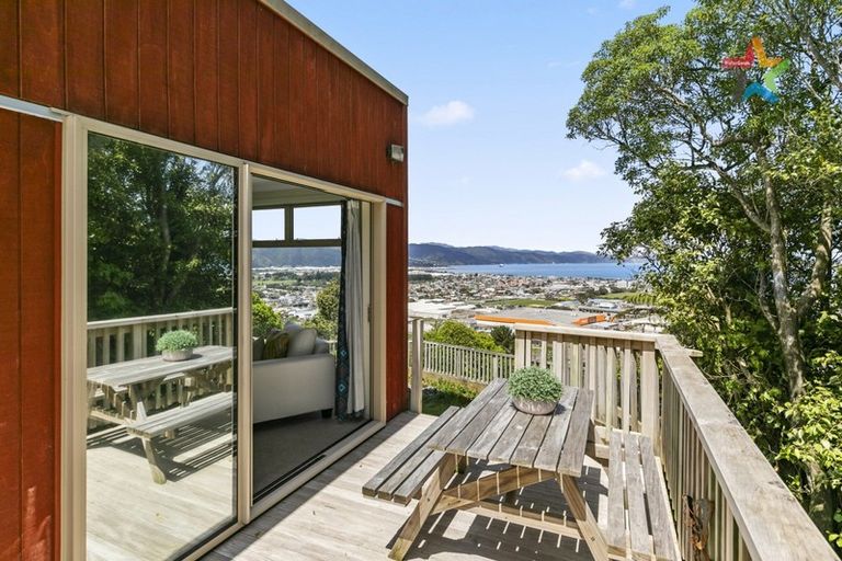 Photo of property in 11a Chestnut Grove, Maungaraki, Lower Hutt, 5010