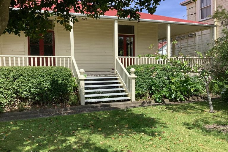 Photo of property in 2 Bath Street, Plimmerton, Porirua, 5026