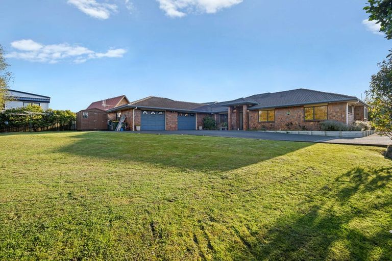 Photo of property in 36 Sunny Crescent, Huapai, Kumeu, 0810