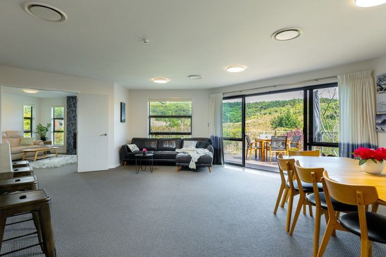 Photo of property in 27 Glentui Place, Waikawa, Picton, 7220