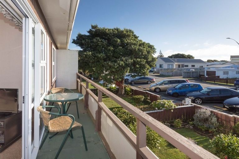 Photo of property in 3b Whitehouse Road, Titahi Bay, Porirua, 5022